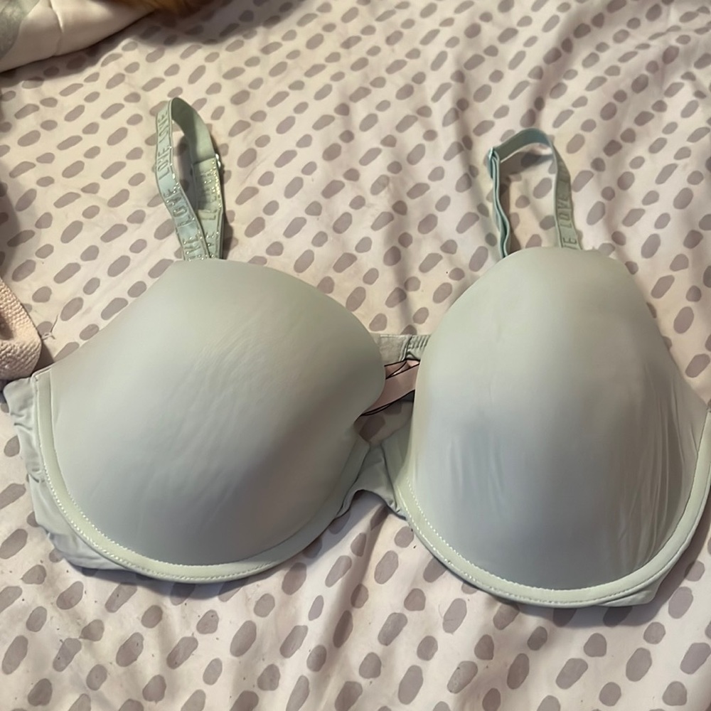 Teal Victoria Secret t-shirt lightly lined demi bra